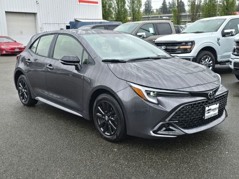 Used 2026 Toyota Corolla SE image 3