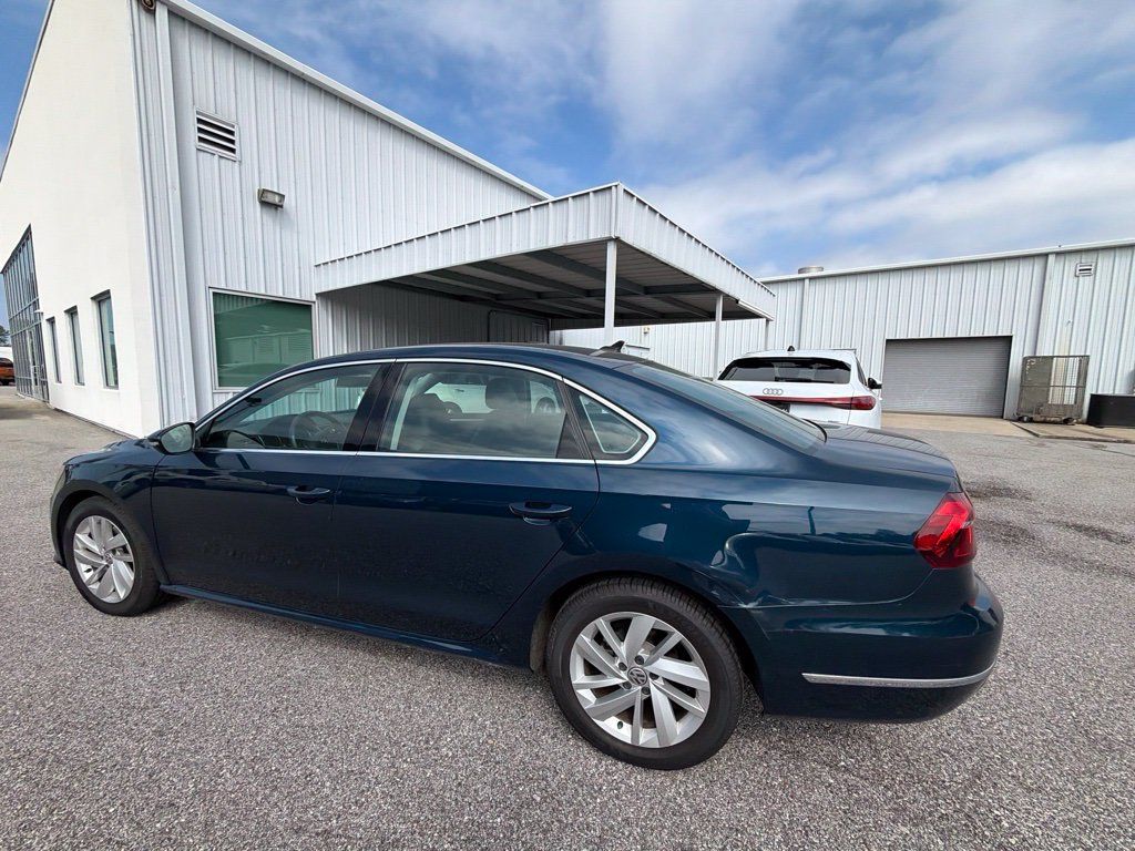 Used 2018 Volkswagen Passat 2.0T SE FWD image 13