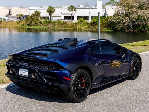 Used 2023 Lamborghini Huracan Sterrato image 35