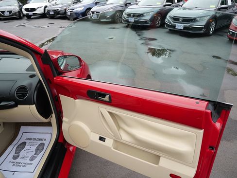 Used 2007 Volkswagen Beetle Convertible w/ Package 1 FWD image 20