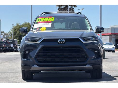 Used 2024 Toyota Grand Highlander AWD image 9