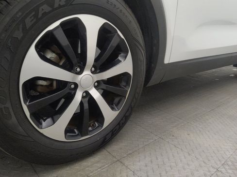 Used 2018 Kia Sorento EX image 31