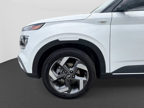 Certified 2026 Hyundai Venue SEL FWD image 11