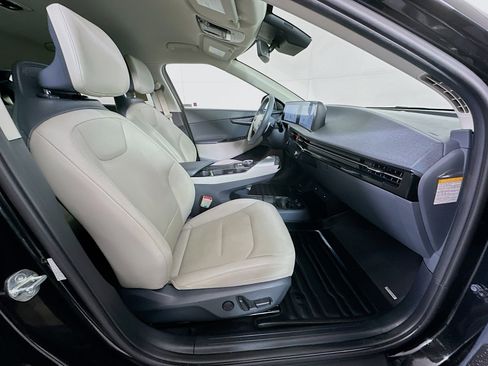 Used 2023 Kia EV6 Wind image 31