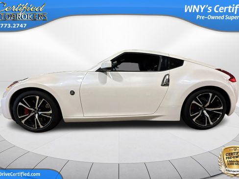 Used 2020 Nissan 370Z Touring Sport image 10