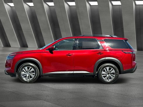 Used 2024 Nissan Pathfinder SV FWD image 7