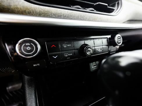 Used 2022 Jeep Compass Latitude image 26