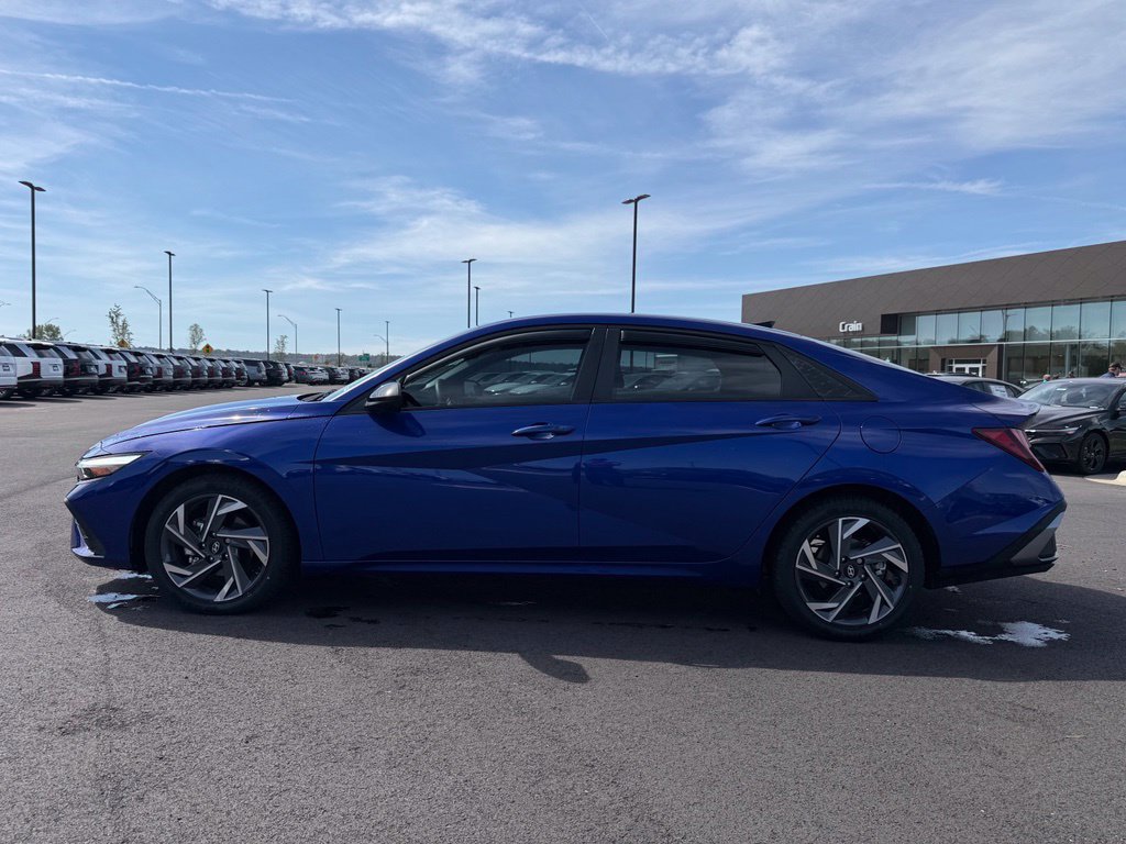 Certified 2025 Hyundai Elantra Sport FWD image 8