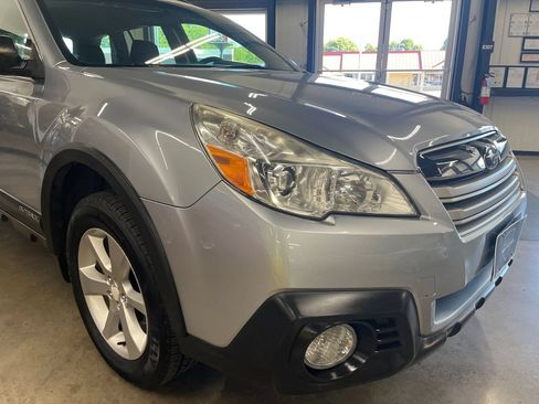Used 2014 Subaru Outback 2.5i AWD/4WD image 18