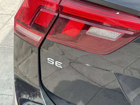 Certified 2023 Volkswagen Tiguan SE w/ Panoramic Sunroof Package image 27