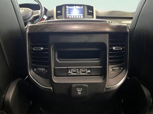 Used 2019 RAM 1500 Laramie AWD/4WD image 10