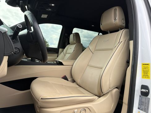 Used 2023 Cadillac Escalade ESV Premium Luxury AWD/4WD image 7