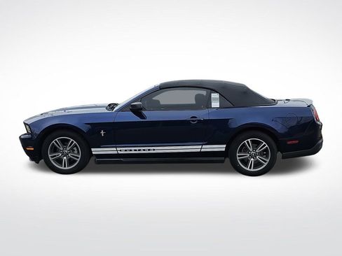 Used 2010 Ford Mustang Convertible image 10