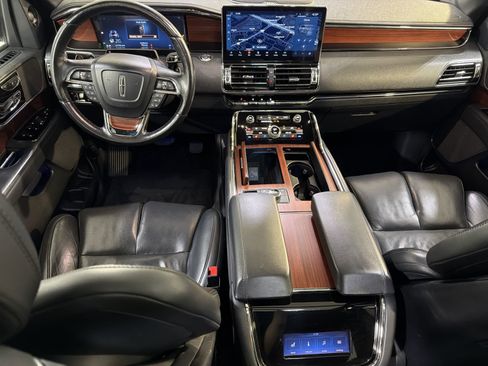 Used 2023 Lincoln Navigator Reserve AWD/4WD image 22