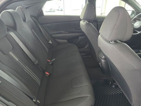 Used 2025 Hyundai Elantra SEL FWD image 38