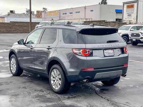 Used 2017 Land Rover Discovery Sport SE image 2
