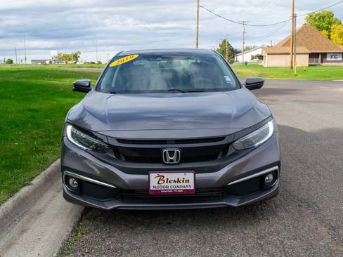 Used 2019 Honda Civic Touring image 2