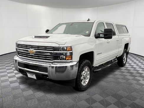 Used 2017 Chevrolet Silverado 2500 LT image 3