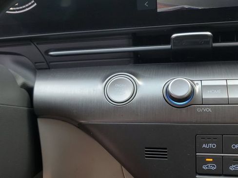 Used 2024 Hyundai Kona SEL FWD image 28