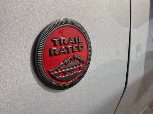 Used 2025 Jeep Compass Trailhawk AWD/4WD image 4