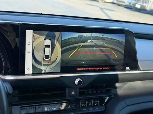 Used 2023 Toyota Crown Platinum image 25