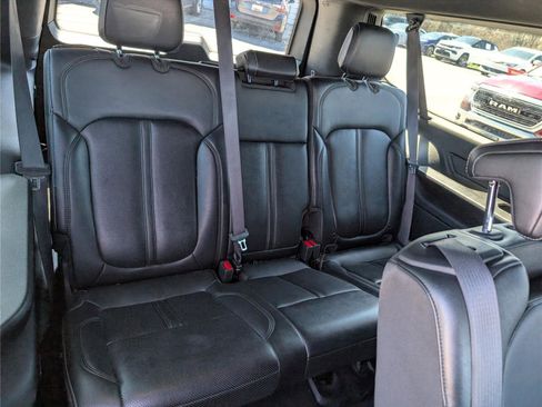 Used 2024 Jeep Wagoneer L Series II w/ Flexible Seating Group AWD/4WD image 13