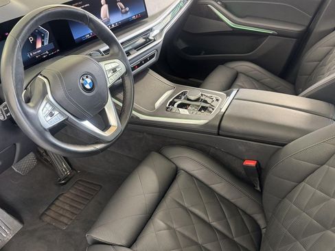 Used 2025 BMW X7 xDrive40i AWD/4WD image 4