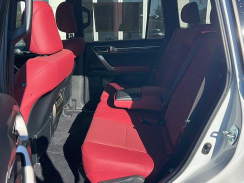 Used 2021 Lexus GX 460 Premium w/ Premium Package image 11