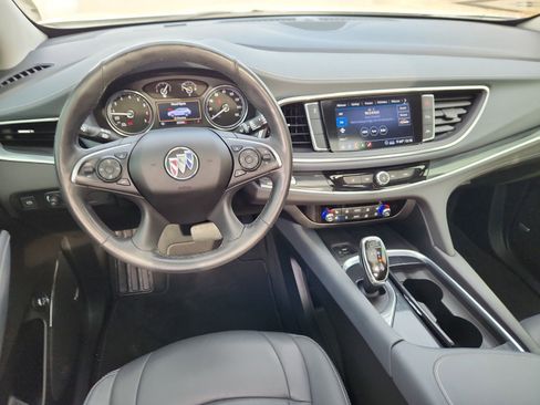 Used 2020 Buick Enclave Premium w/ Sun and Sites Package image 10