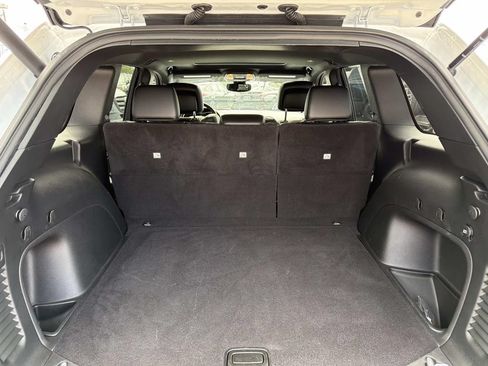 Used 2022 Jeep Grand Cherokee Limited RWD image 8