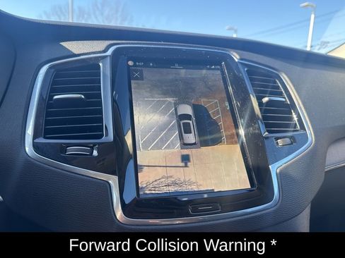 Used 2025 Volvo XC90 B5 Plus w/ Protection Package Premier AWD/4WD image 16