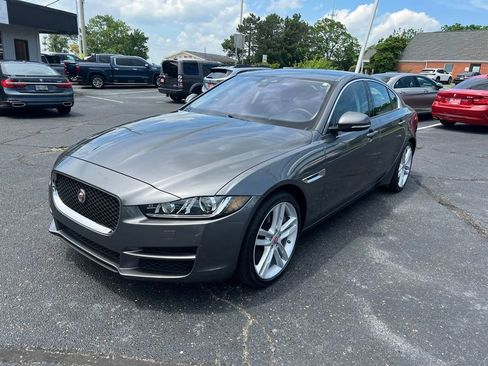 Used 2018 Jaguar XE Premium AWD/4WD image 2