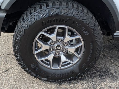 Used 2025 Ford Bronco Badlands AWD/4WD image 15