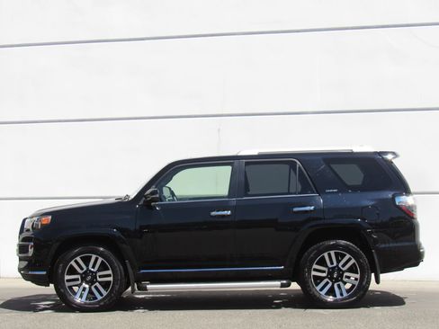 Used 2021 Toyota 4Runner Limited AWD/4WD image 4