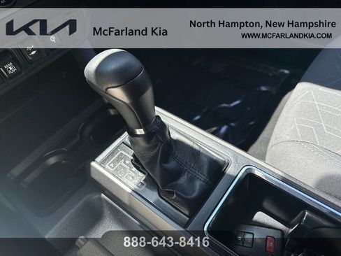 Used 2019 Toyota Tacoma TRD Sport AWD/4WD image 25