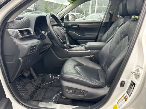 Certified 2020 Toyota Highlander Platinum AWD/4WD image 12