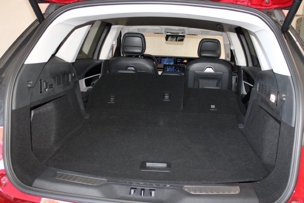 Used 2025 Lincoln Nautilus Premier AWD/4WD image 38