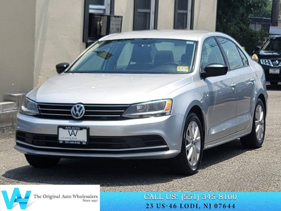 Used 2015 Volkswagen Jetta SE FWD image 3