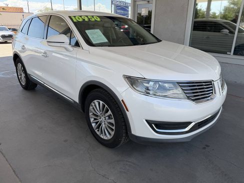 Used 2016 Lincoln MKX Select w/ Select Plus Package AWD/4WD image 2