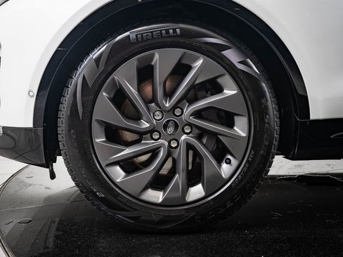 Used 2023 Land Rover Discovery S R-Dynamic image 13