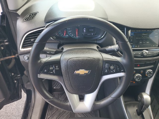 Used 2019 Chevrolet Trax LT w/ Redline Edition FWD image 27