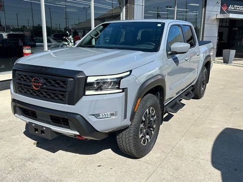 Used 2022 Nissan Frontier PRO-4X w/ Technology Package AWD/4WD image 3