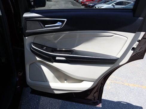 Used 2017 Ford Edge Titanium w/ Equipment Group 301A FWD image 19