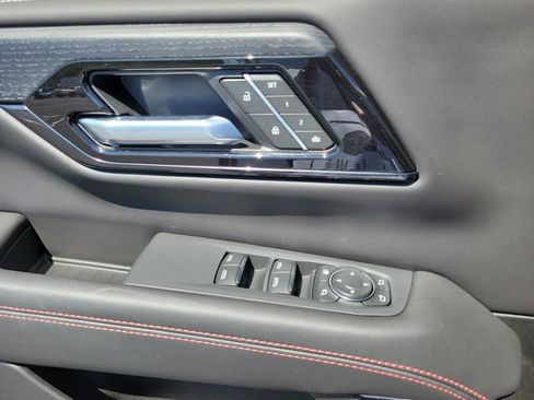 Used 2026 GMC Yukon AT4 Ultimate w/ LPO, Floor Liner Package AWD/4WD image 31