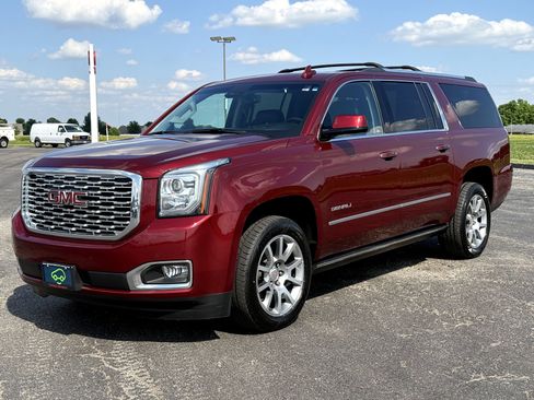 Certified 2019 GMC Yukon XL Denali w/ Open Road Package AWD/4WD image 8