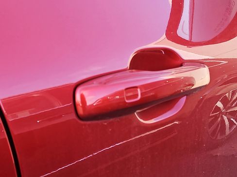 Used 2023 Volvo XC60 B5 Plus w/ Protection Package Premier image 8