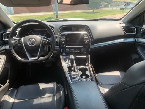 Used 2019 Nissan Maxima 3.5 SV w/ Illumination Package FWD image 17