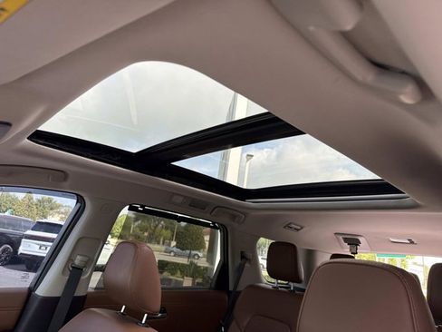 Used 2022 Nissan Pathfinder Platinum w/ Cargo Package AWD/4WD image 30