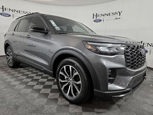 Used 2026 Ford Explorer ST-Line image 3