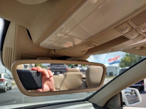 Used 2012 Mercedes-Benz E 350 Cabriolet image 22